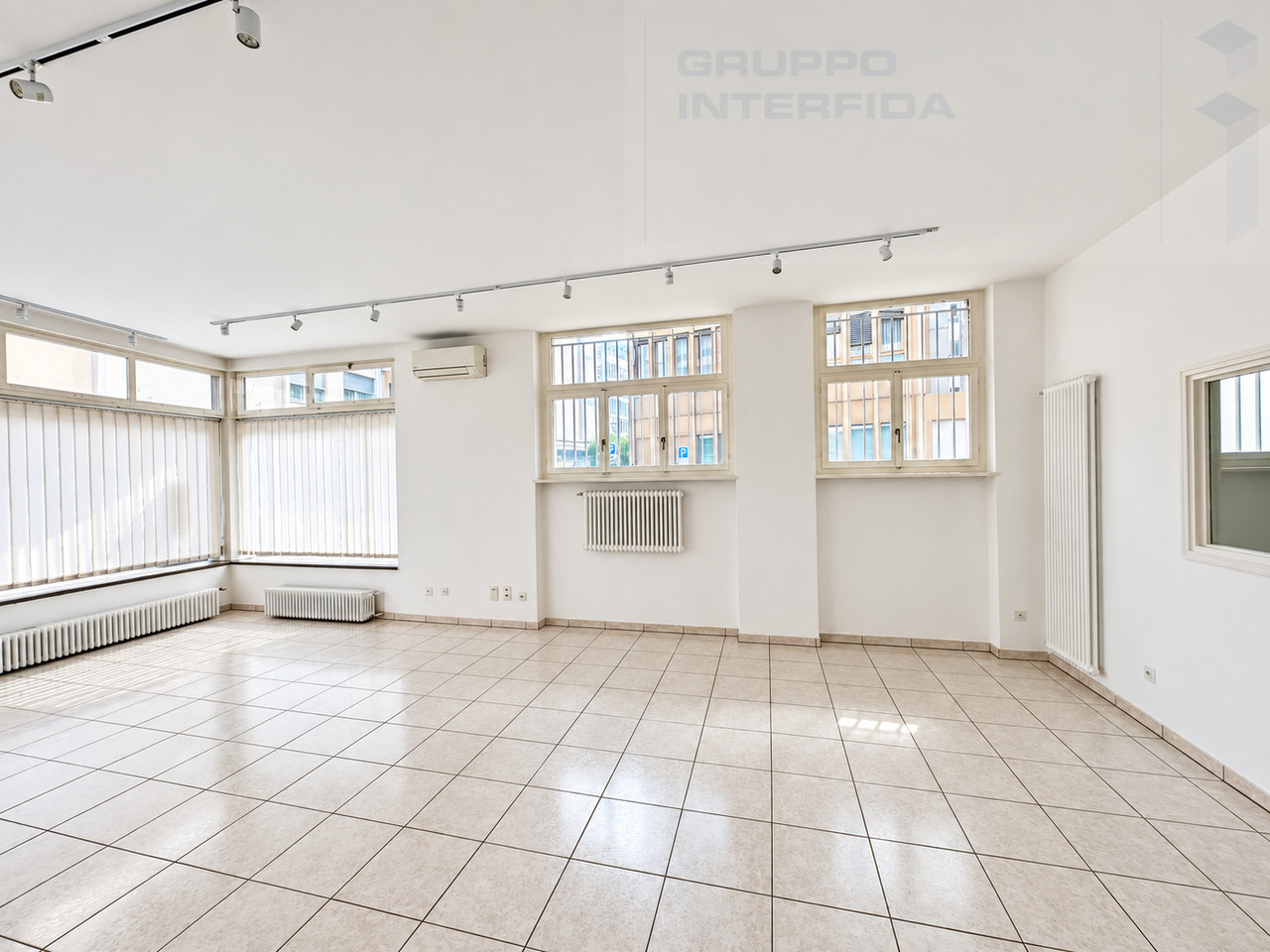 90m² shop, photo 3 of 5