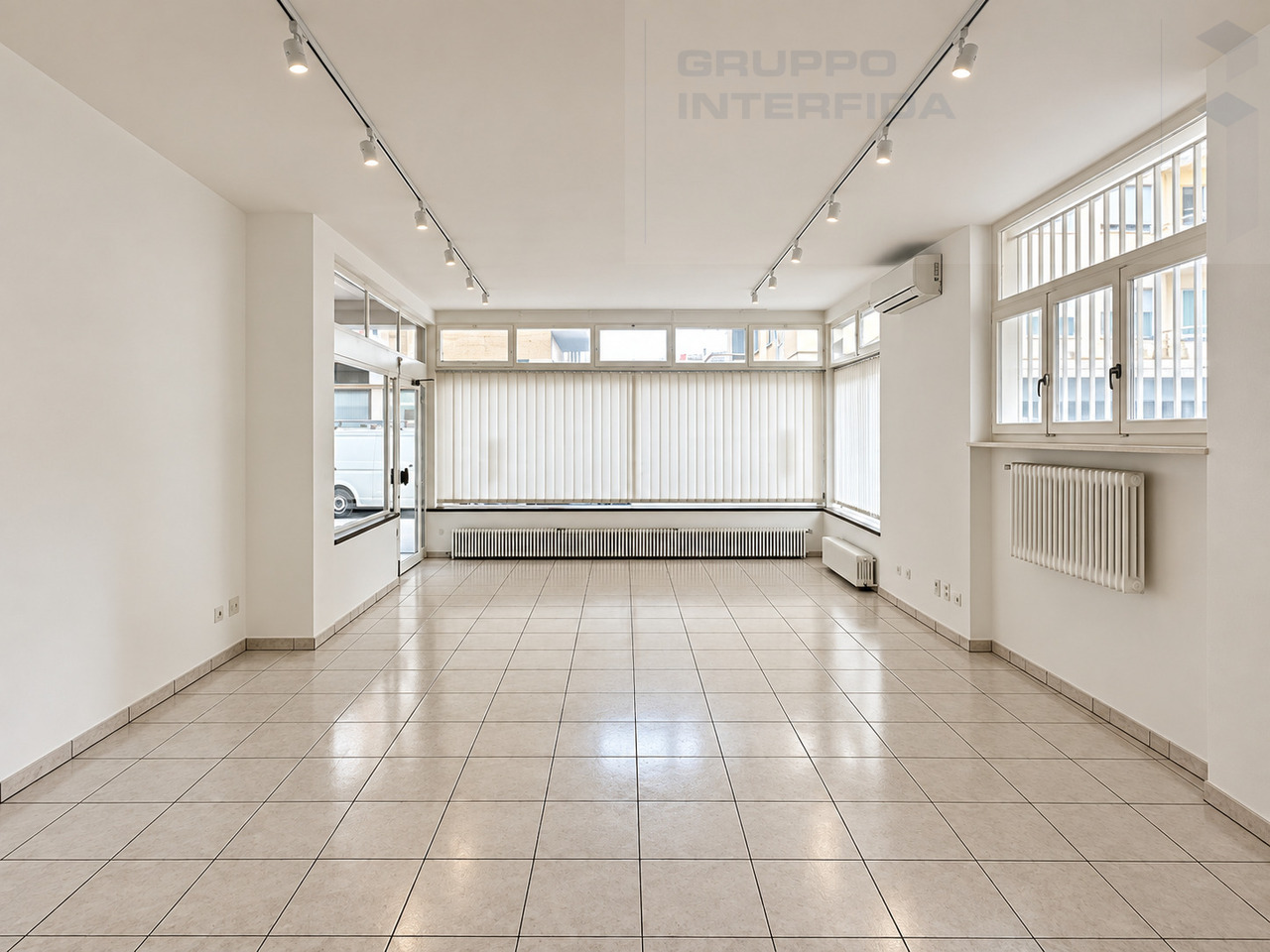 90m² shop, photo 4 of 5
