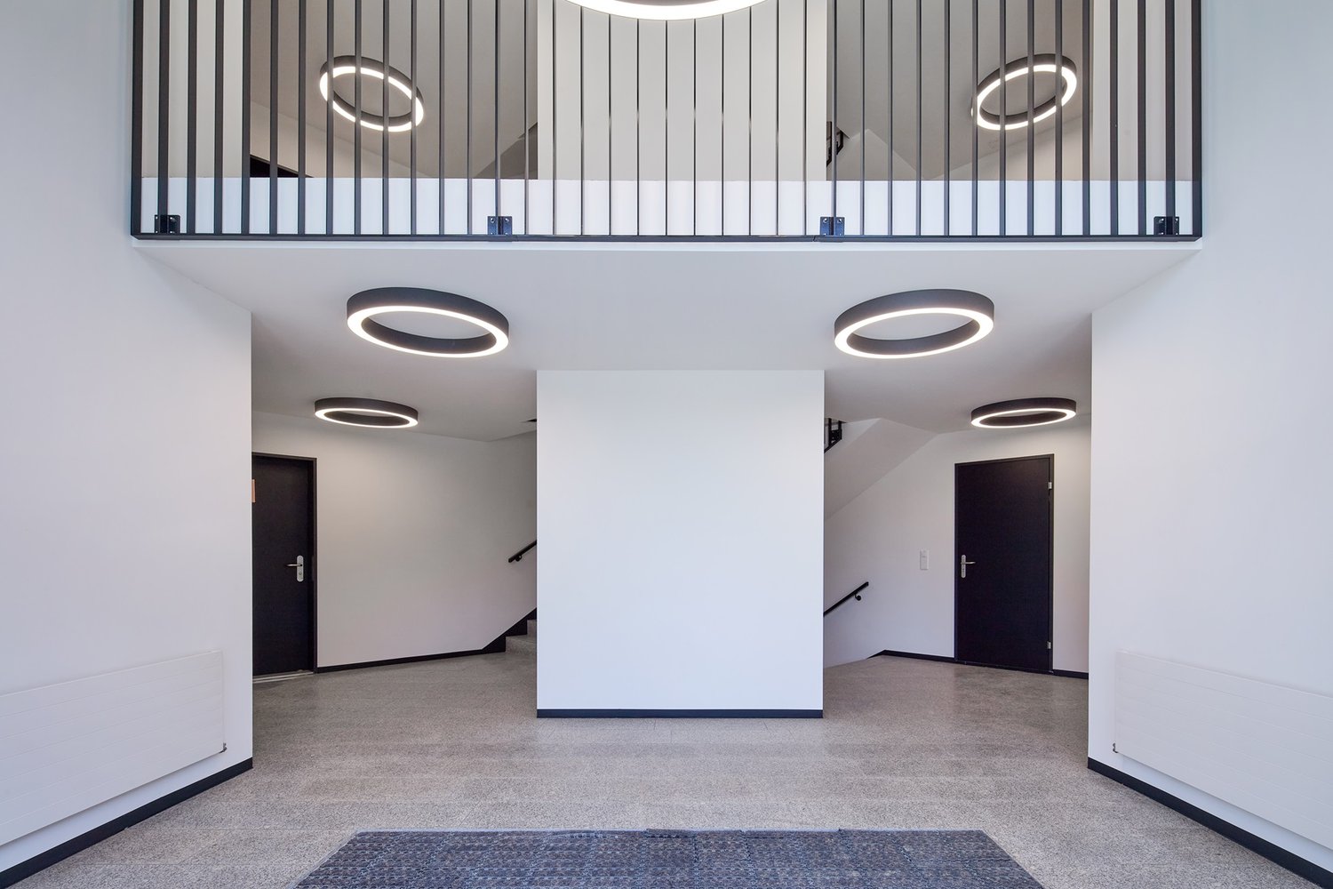 1216m² office