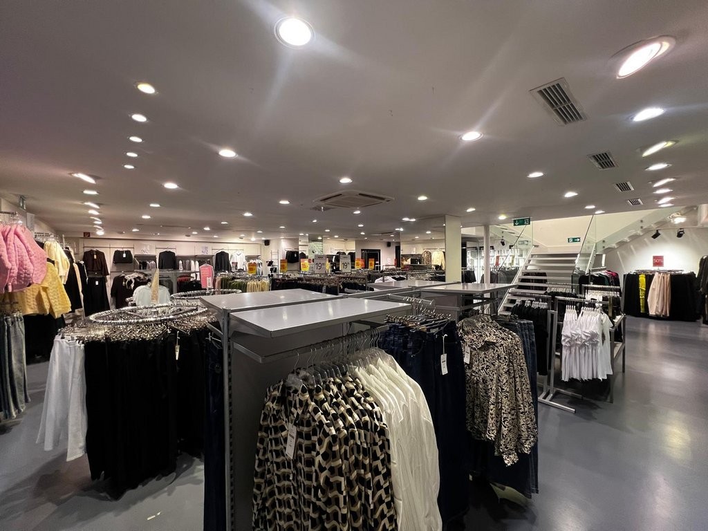 133m² shop, photo 4 of 10