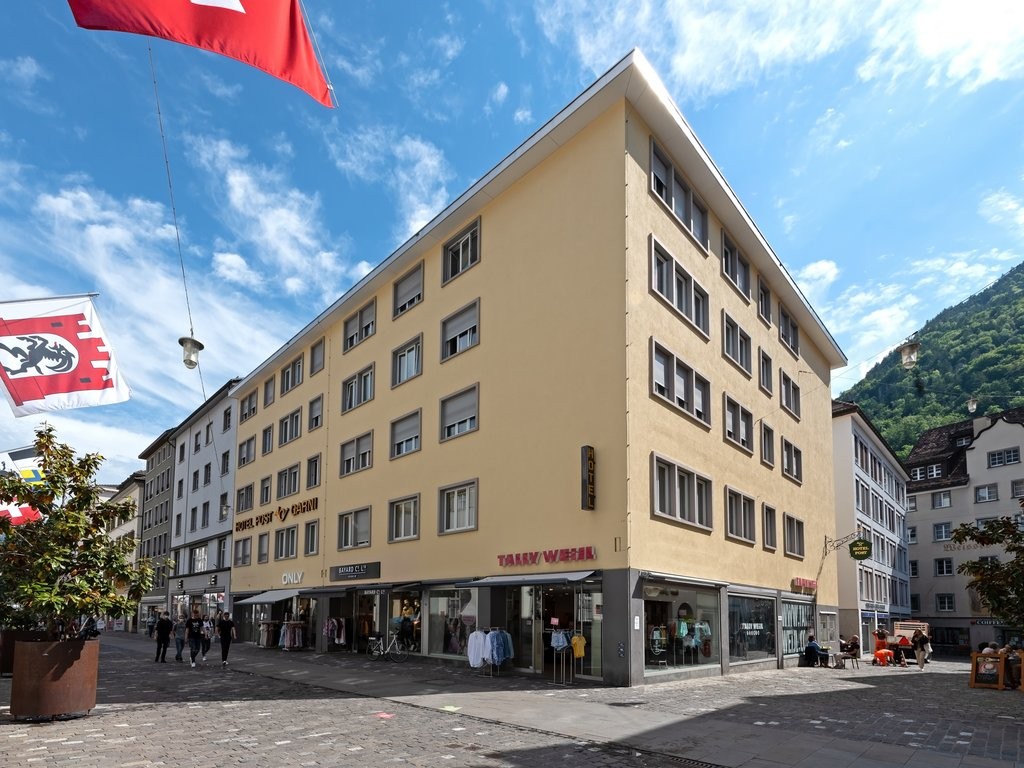 133m² shop, photo 1 of 10