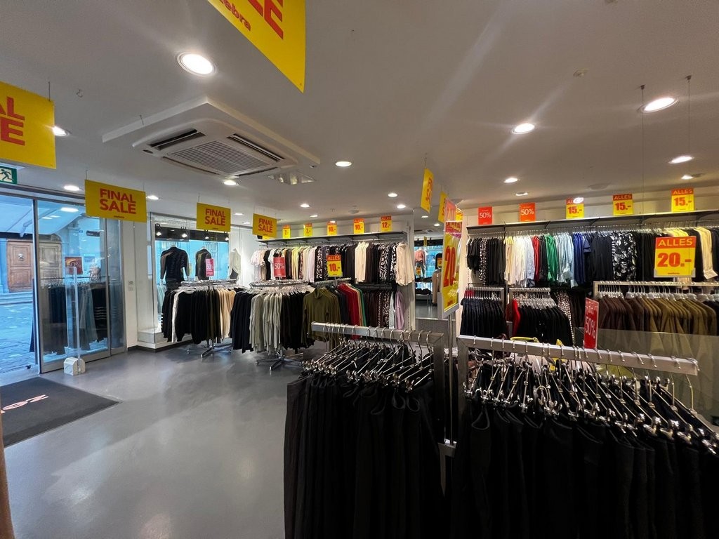 133m² shop, photo 3 of 10