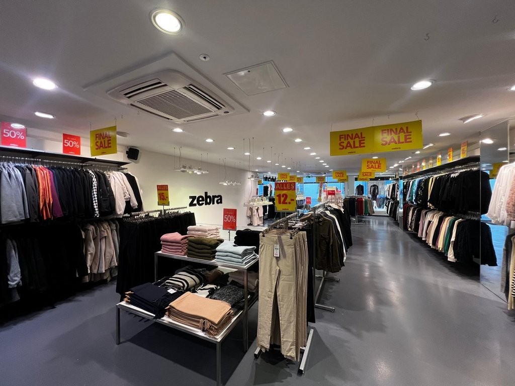 133m² shop, photo 2 of 10