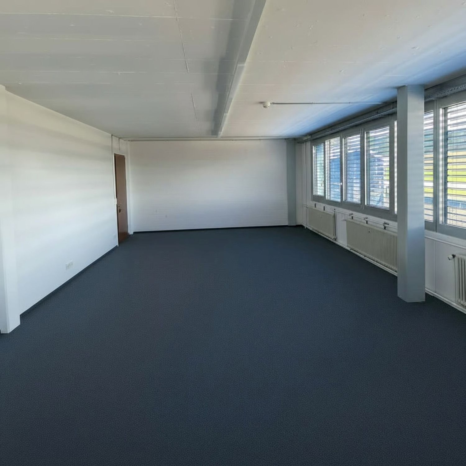 65m² office