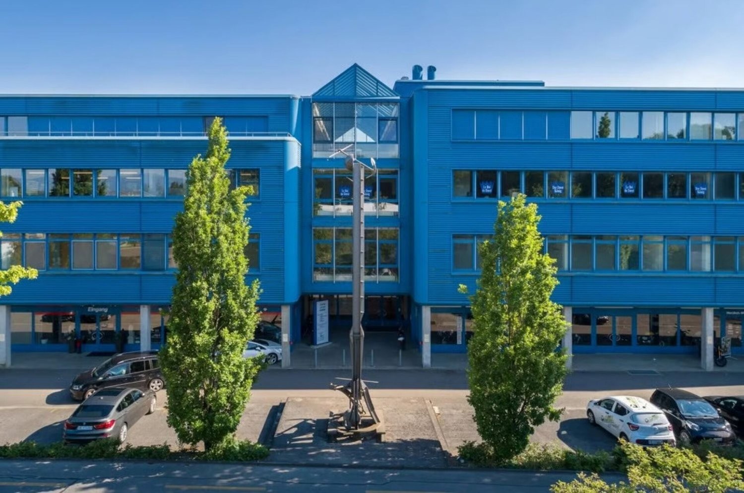 65m² office