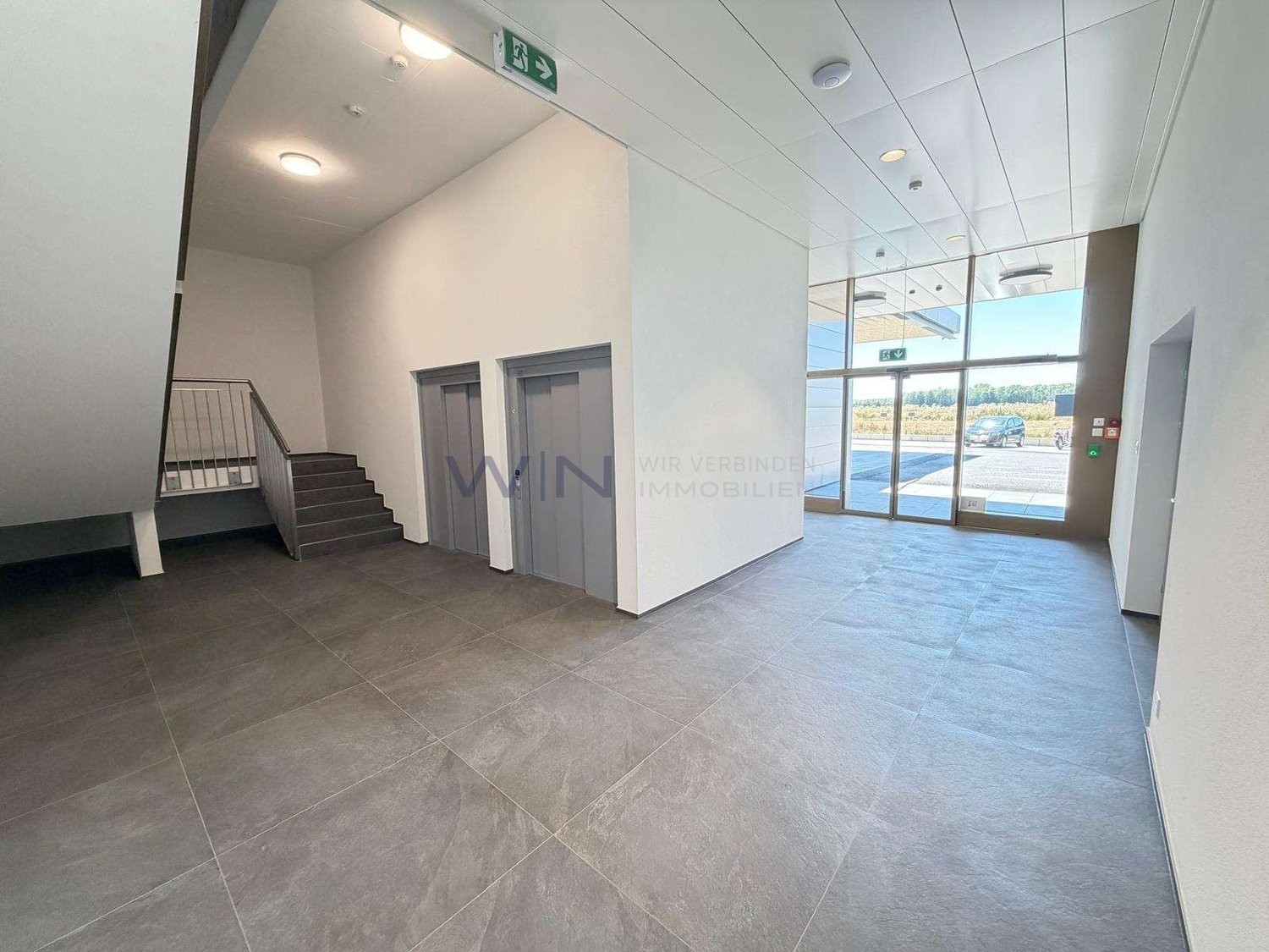 1200m² commercial