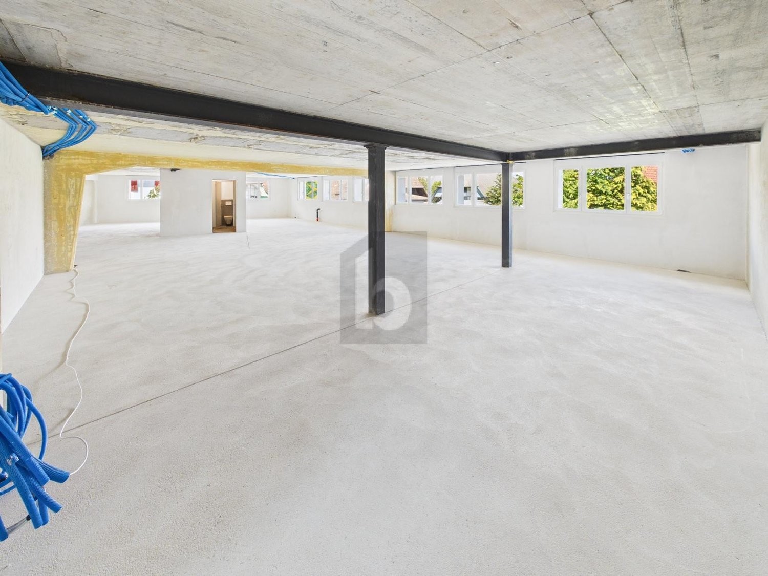 197m² office, photo 3 of 4