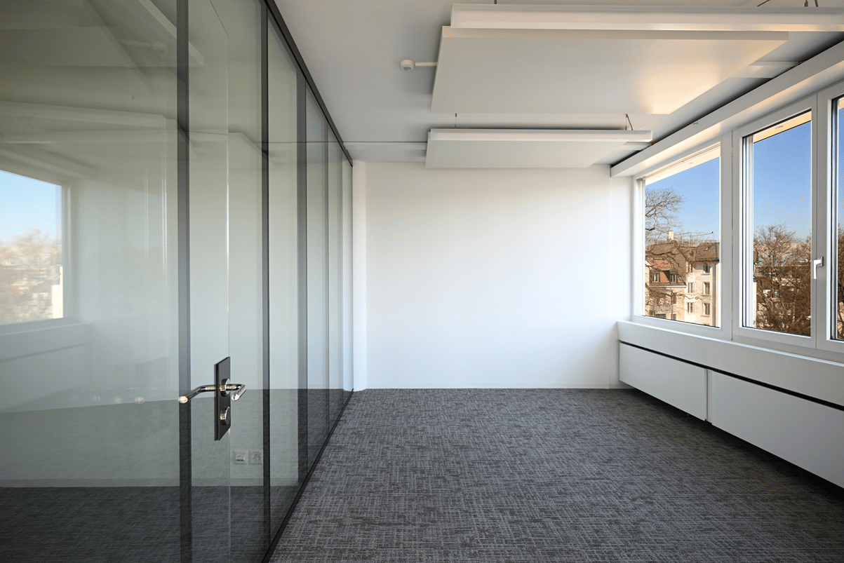 379m² office, photo 7 of 10