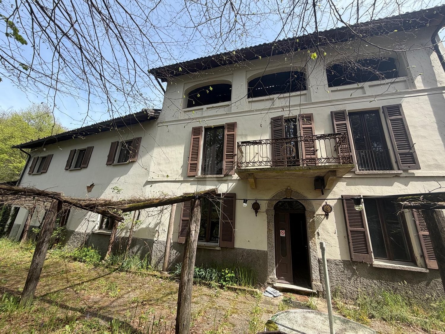 8 rooms single house, photo 1 of 4