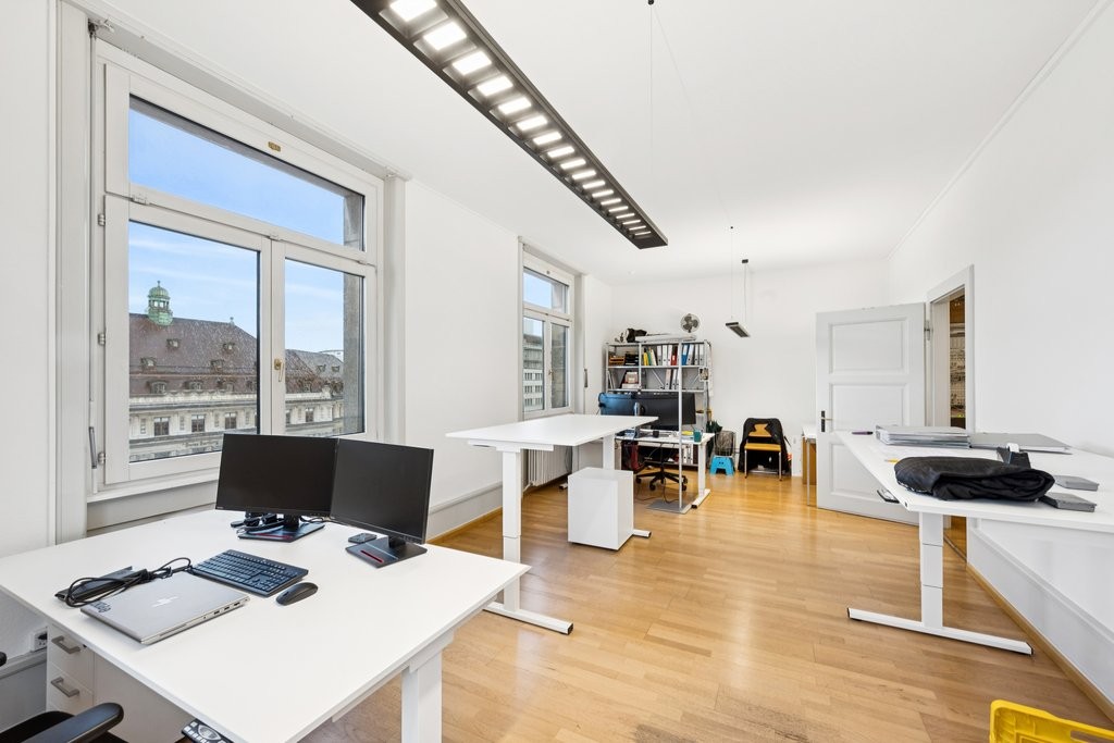 298m² office, photo 4 of 10