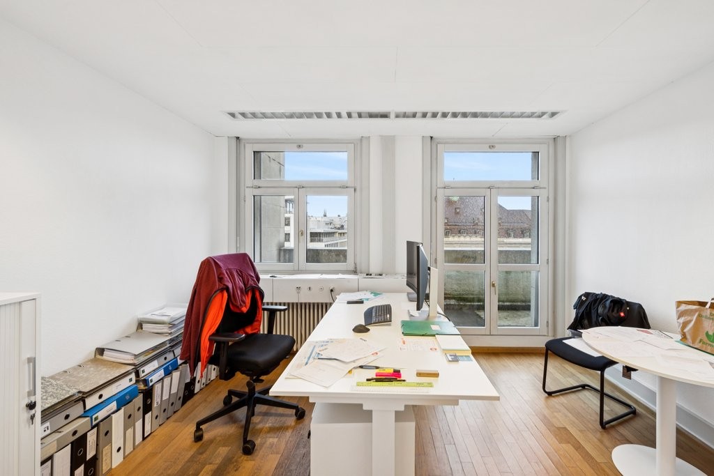 298m² office, photo 9 of 10
