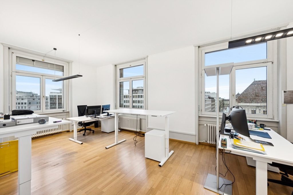 298m² office, photo 8 of 10