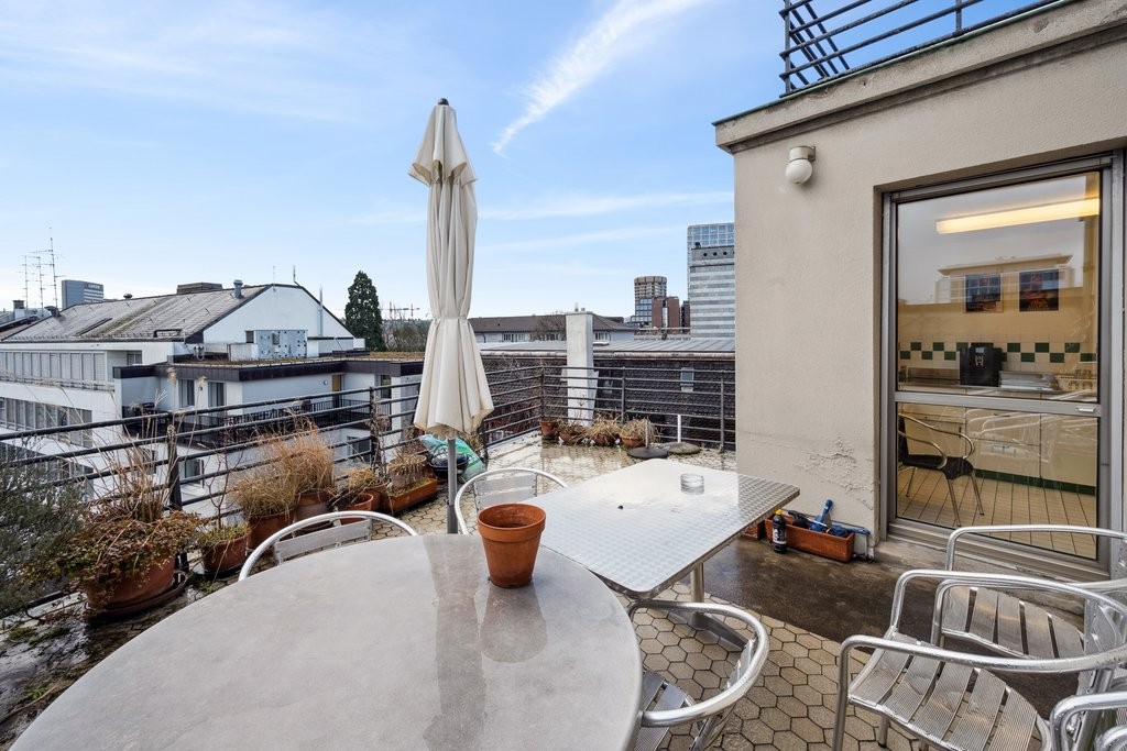 298m² office, photo 2 of 10