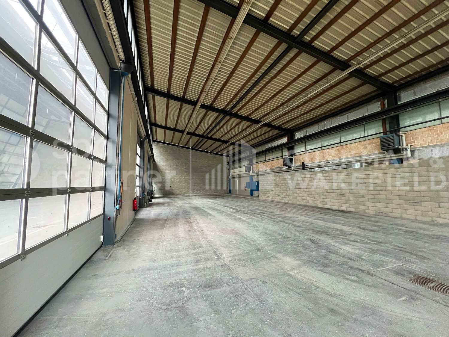 1470m² storage room, photo 3 of 10
