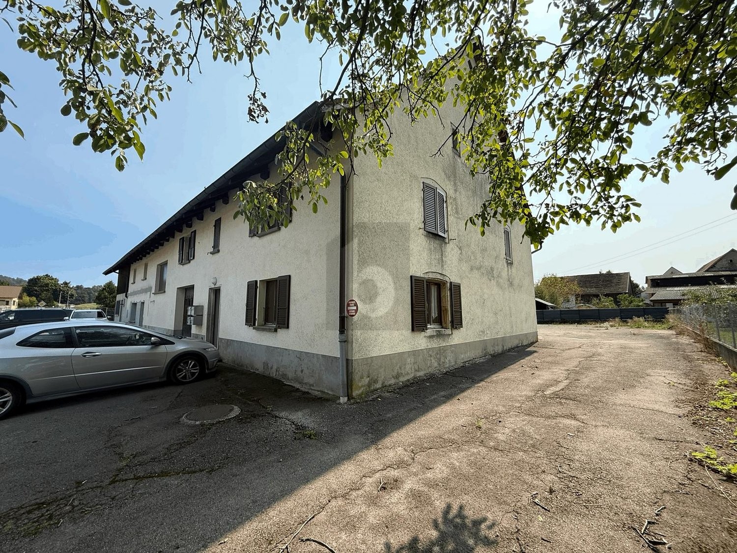13 rooms multi family house, photo 2 of 4