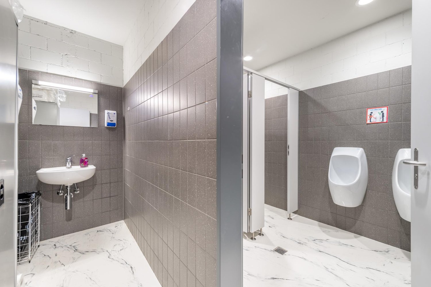 832m² commerciale