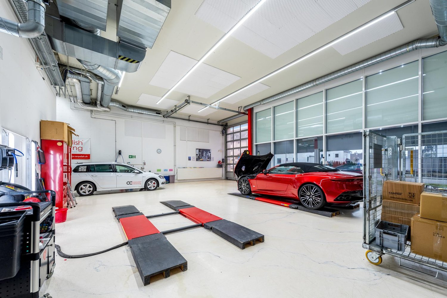 832m² commerciale