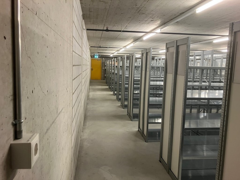 164m² pièce de stockage, photo 2 sur 2