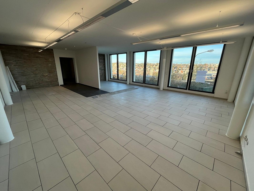 88m² commercial