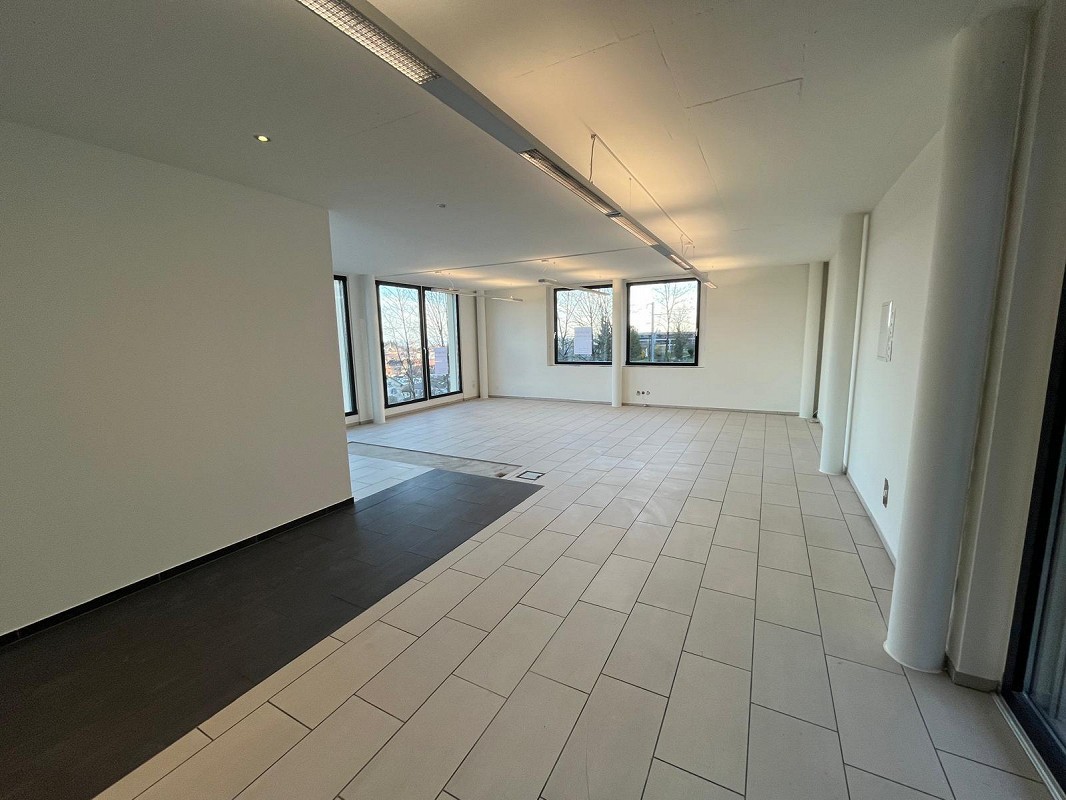 88m² commercial