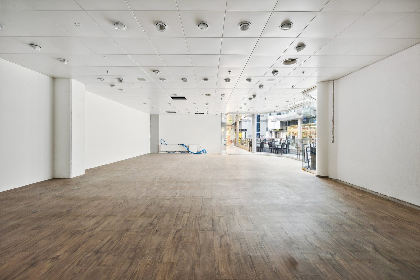 120m² shop, photo 3 of 10