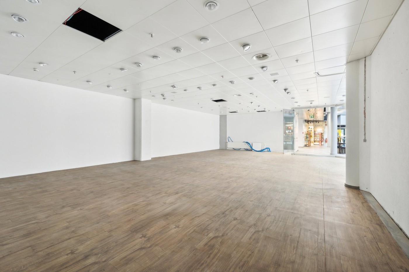 120m² shop, photo 5 of 10