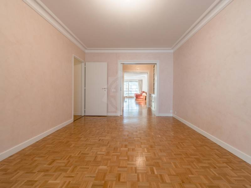 8 rooms apartment, photo 5 of 10