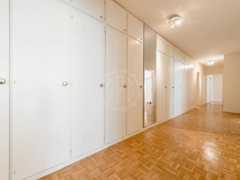8 rooms apartment, photo 7 of 10