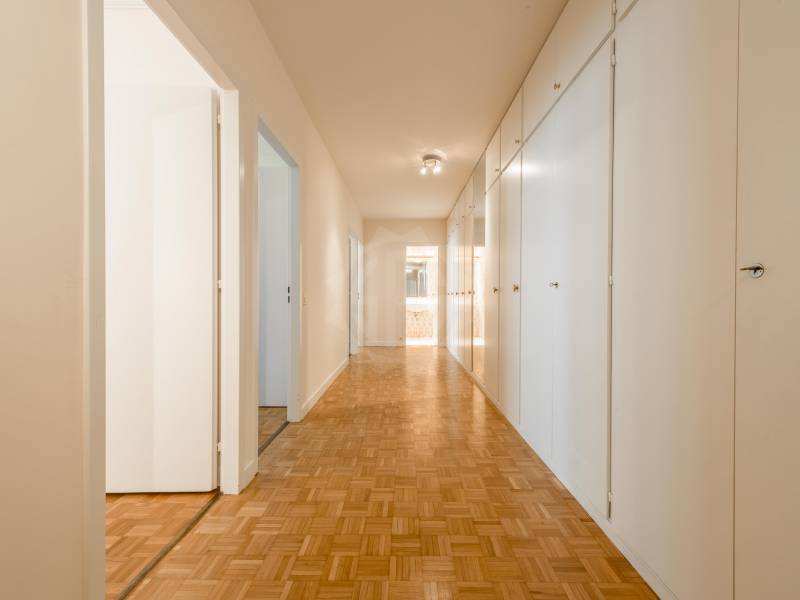 8 rooms apartment, photo 6 of 10