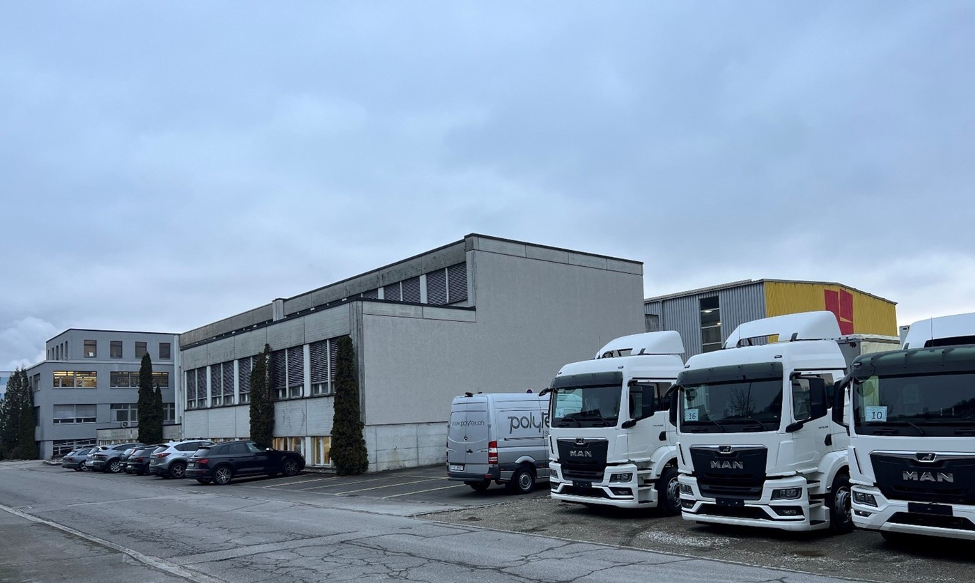 2340m² industrial object, photo 2 of 7