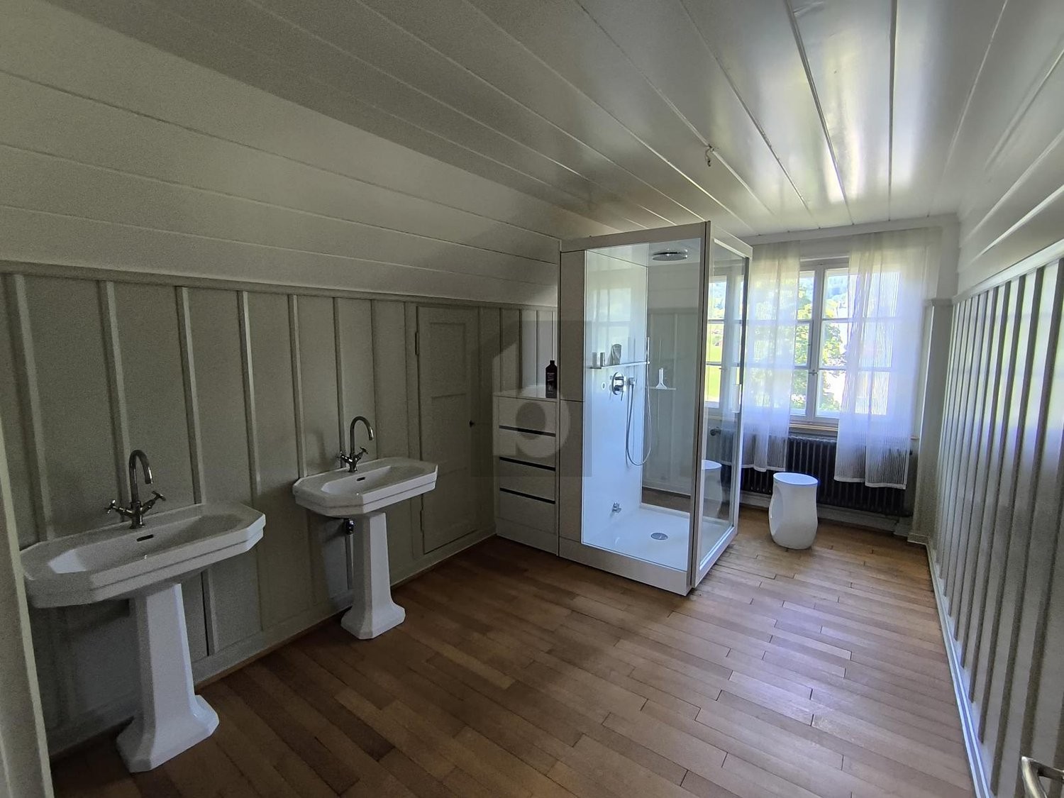 10 rooms villa, photo 3 of 4