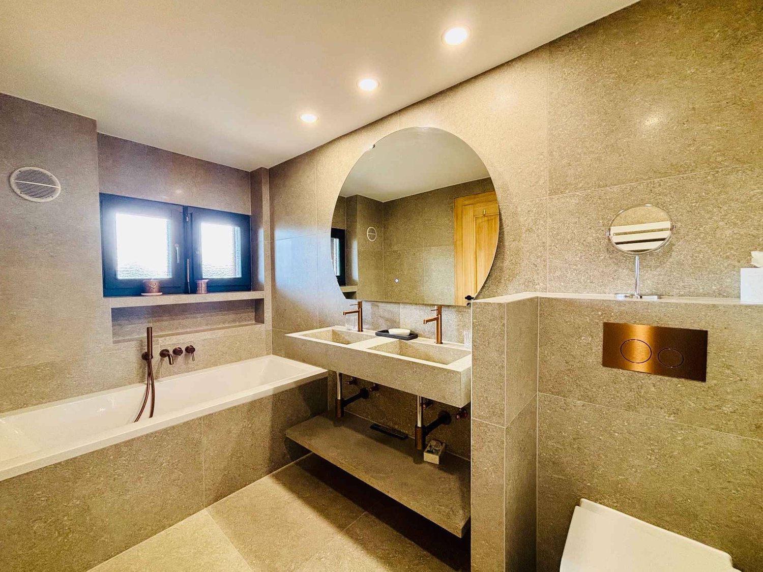 2 rooms furnished flat