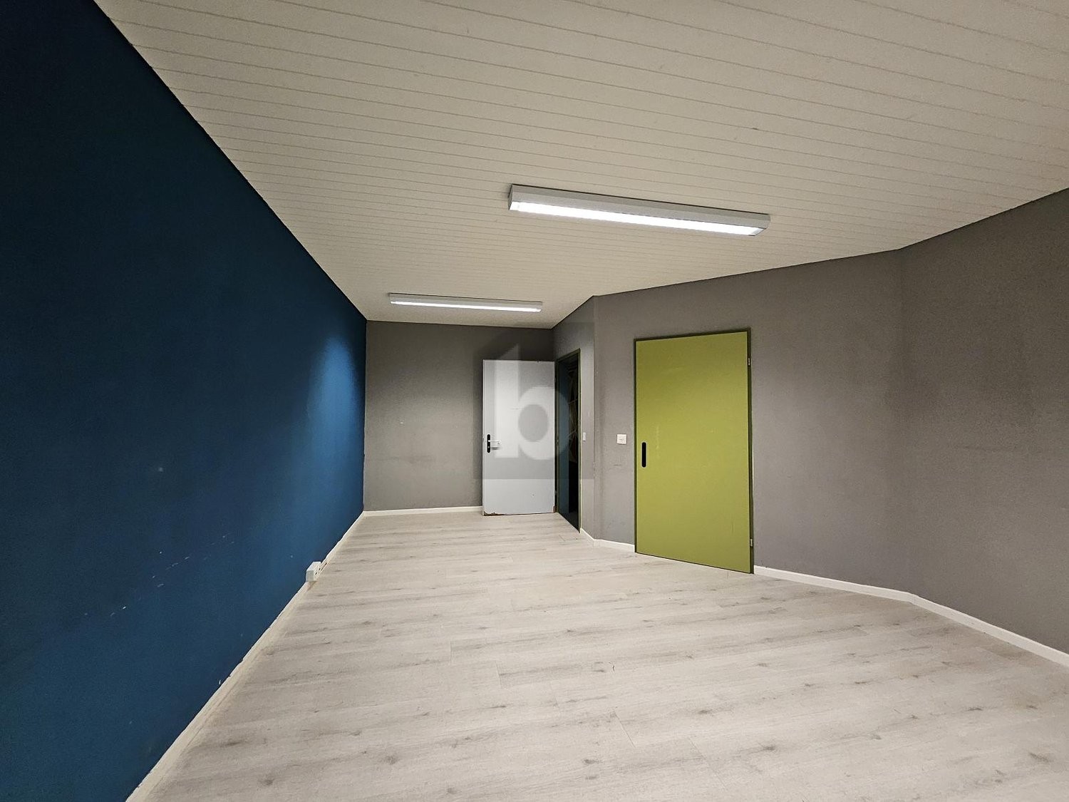401m² office, photo 3 of 4