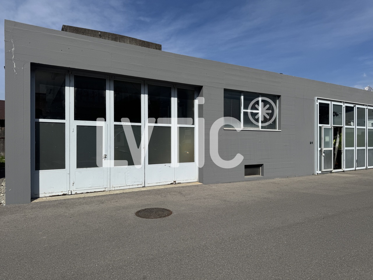 305m² industrial object, photo 6 of 7