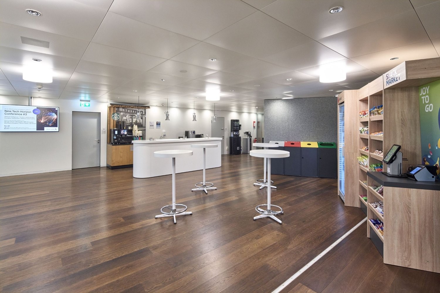 1050m² office, photo 6 of 6