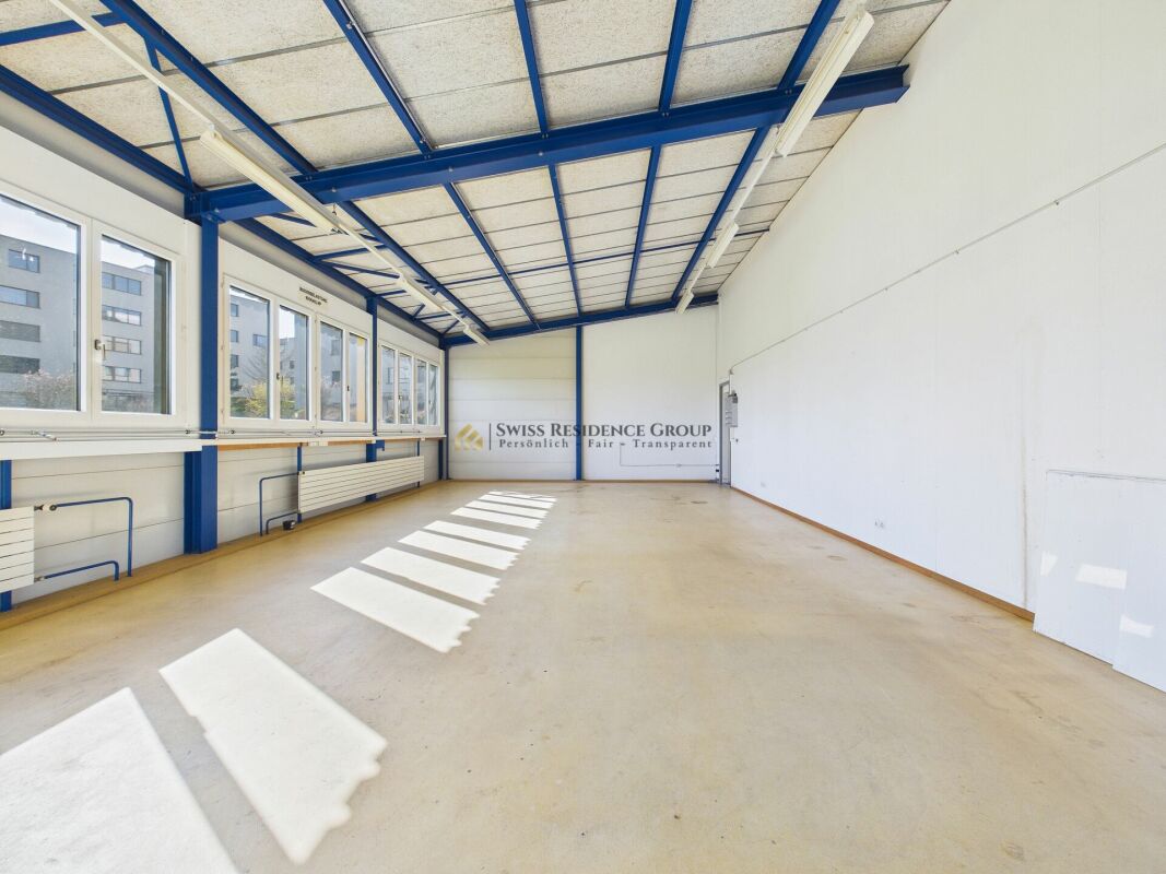 450m² storage room