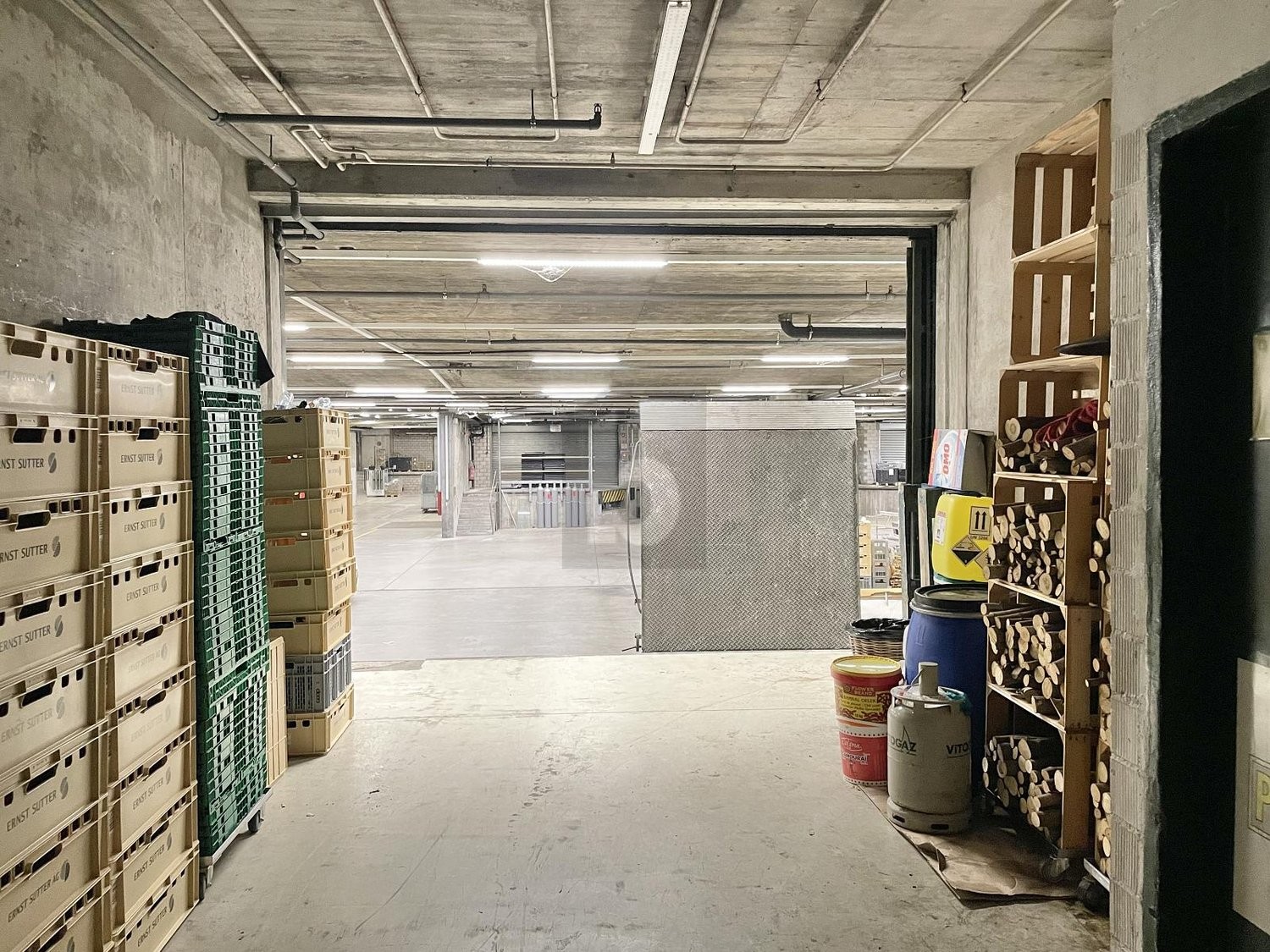 490m² storage room, foto 2 di 4