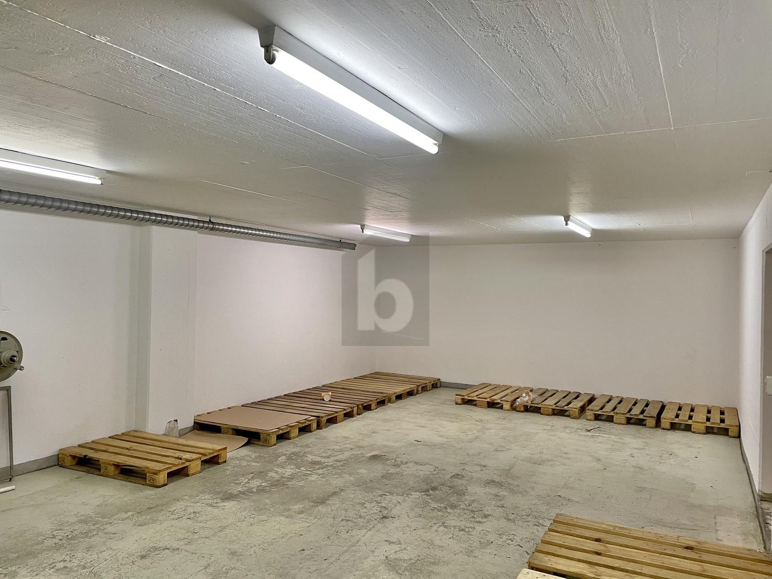 490m² storage room, foto 1 di 4