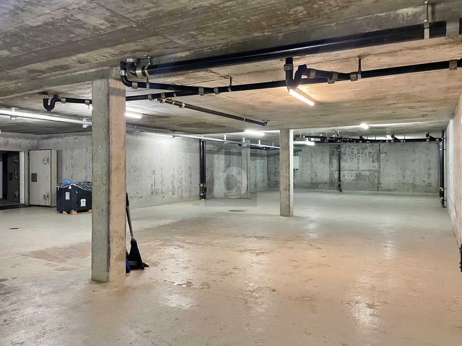 490m² storage room, foto 3 di 4