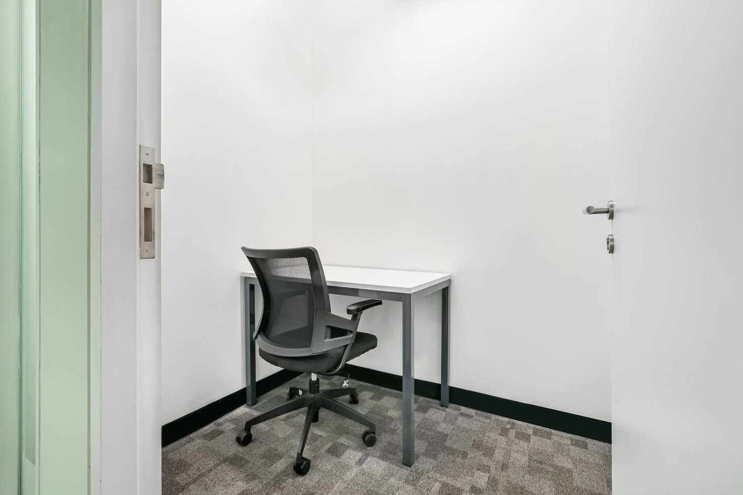 Office, photo 6 of 6