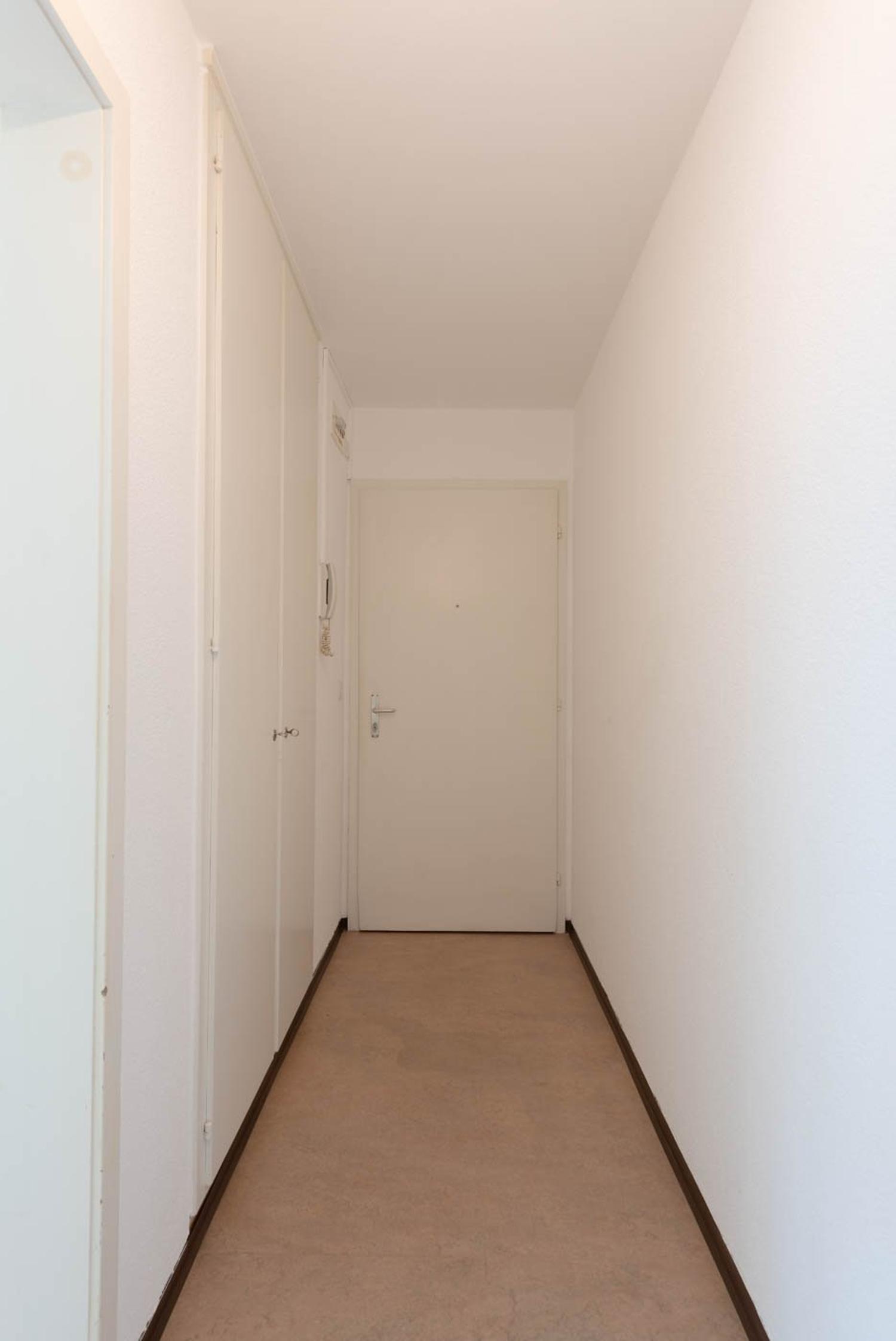 2 rooms apartment, photo 2 of 6