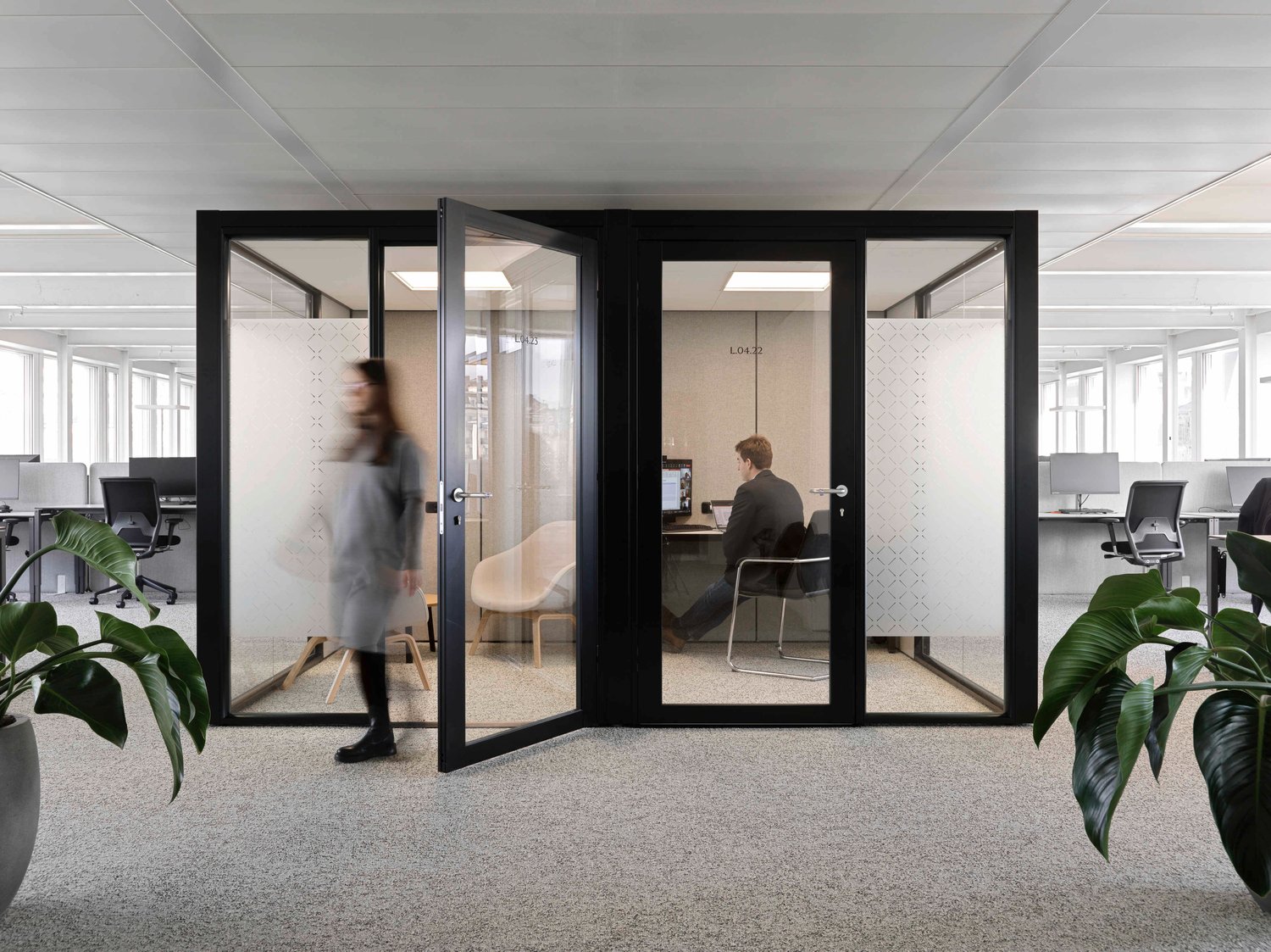 1294m² office, photo 7 of 8