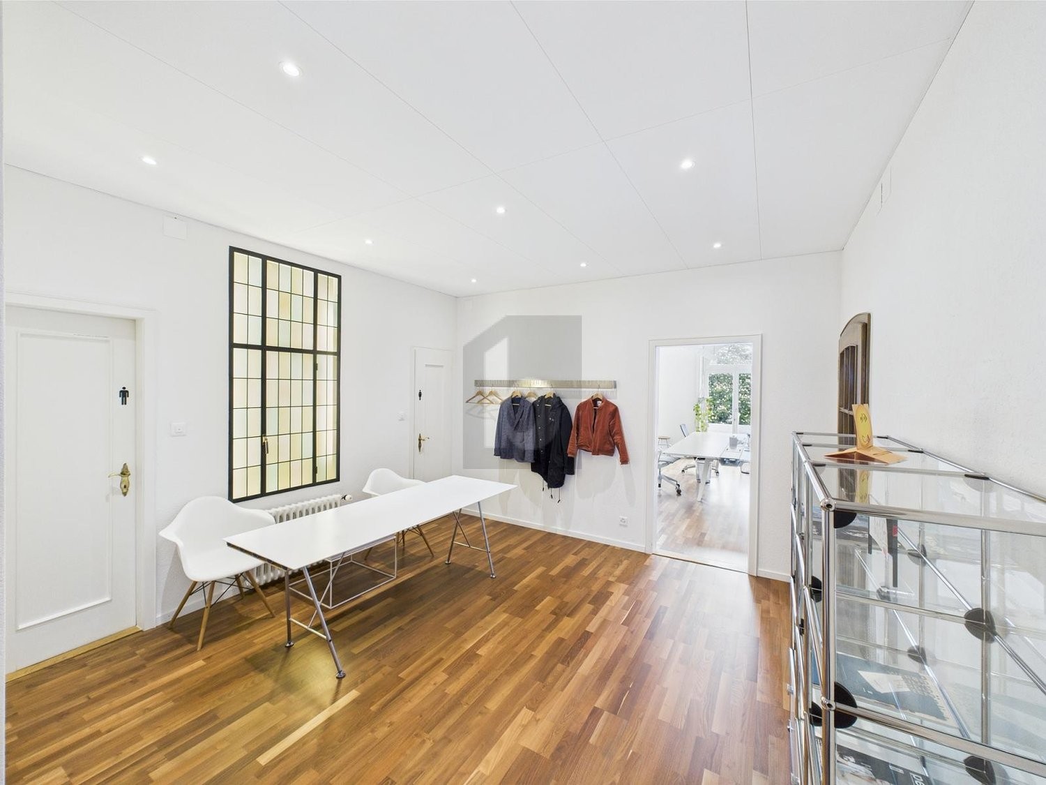 138m² office, photo 1 of 4