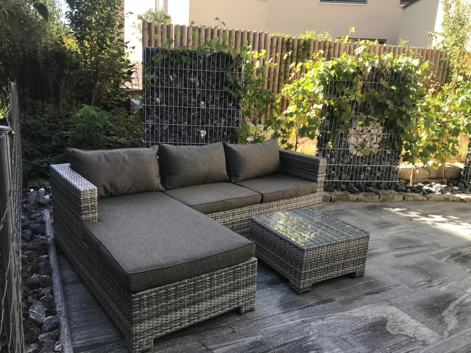 2 ½ room apartment

To be rented weekly or for a maximum of 3 - 6 months 


Update: Apartment only available from 20. August 

Month of September not continuously available

The bright 2.5 room maisonette extends over two levels (75qm) and combines comfort with a cozy ambiance. A special highlight i