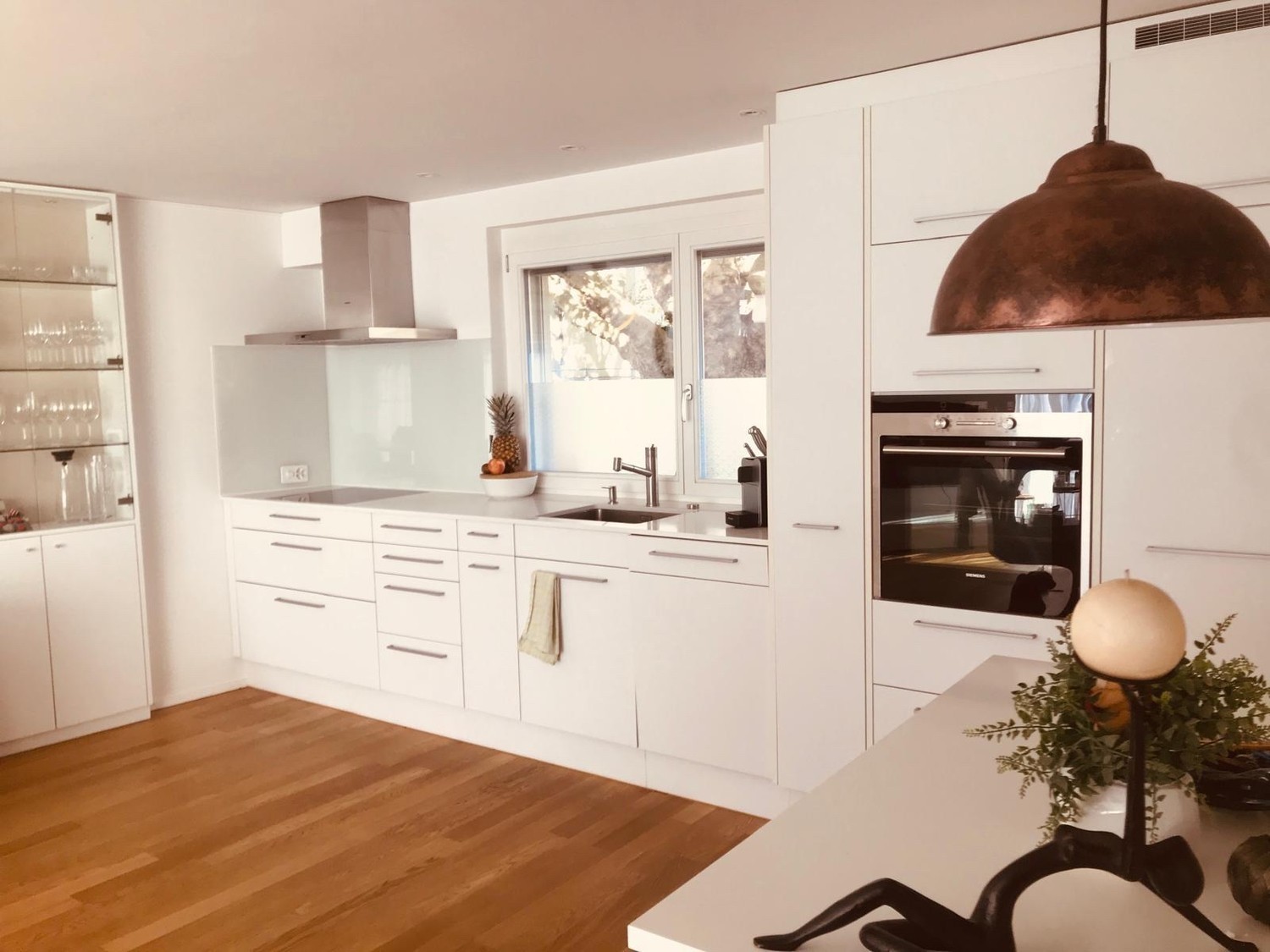 2 ½ room apartment

To be rented weekly or for a maximum of 3 - 6 months 


Update: Apartment only available from 20. August 

Month of September not continuously available

The bright 2.5 room maisonette extends over two levels (75qm) and combines comfort with a cozy ambiance. A special highlight i