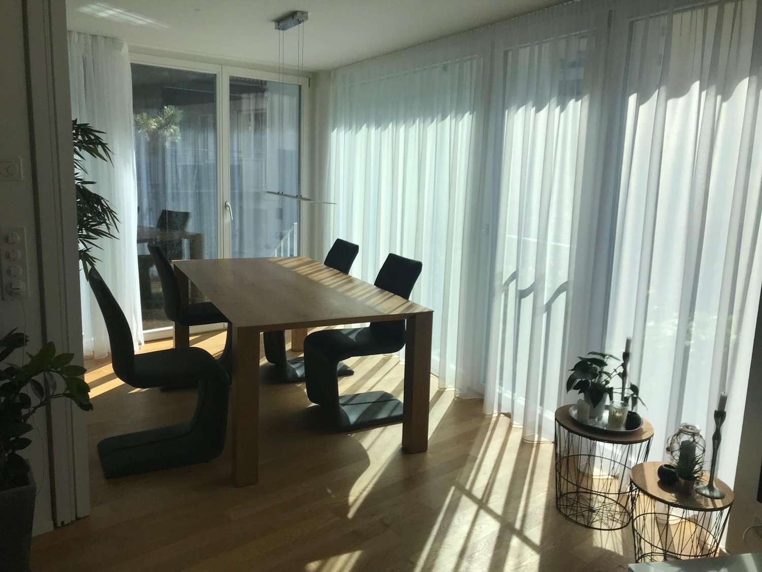 2 ½ room apartment

To be rented weekly or for a maximum of 3 - 6 months 


Update: Apartment only available from 20. August 

Month of September not continuously available

The bright 2.5 room maisonette extends over two levels (75qm) and combines comfort with a cozy ambiance. A special highlight i