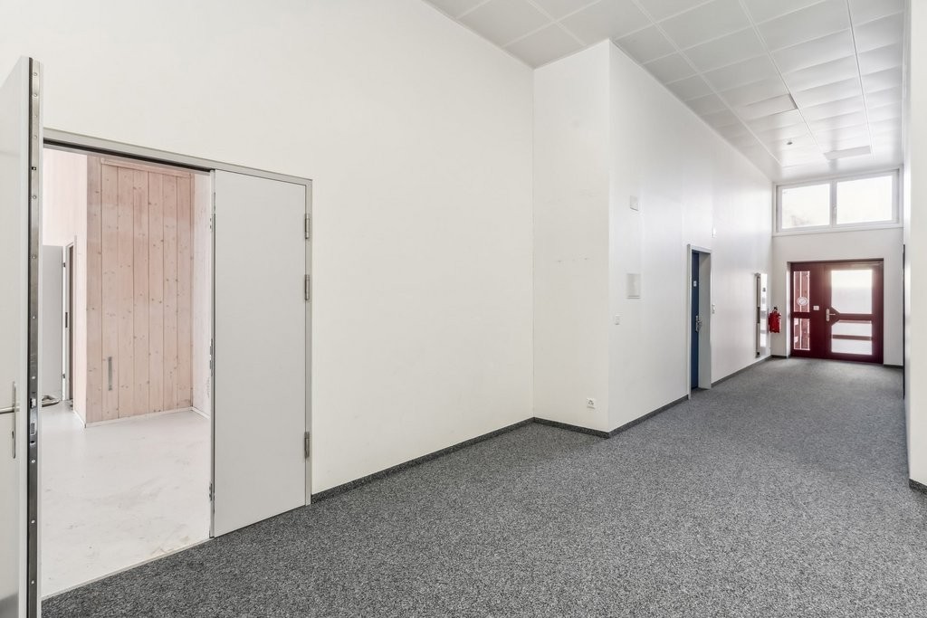 191m² commercial