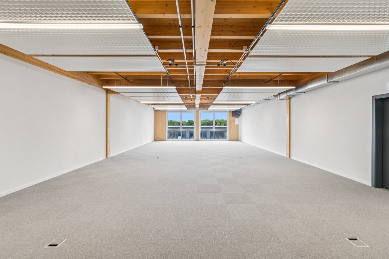 126m² office, photo 1 of 10