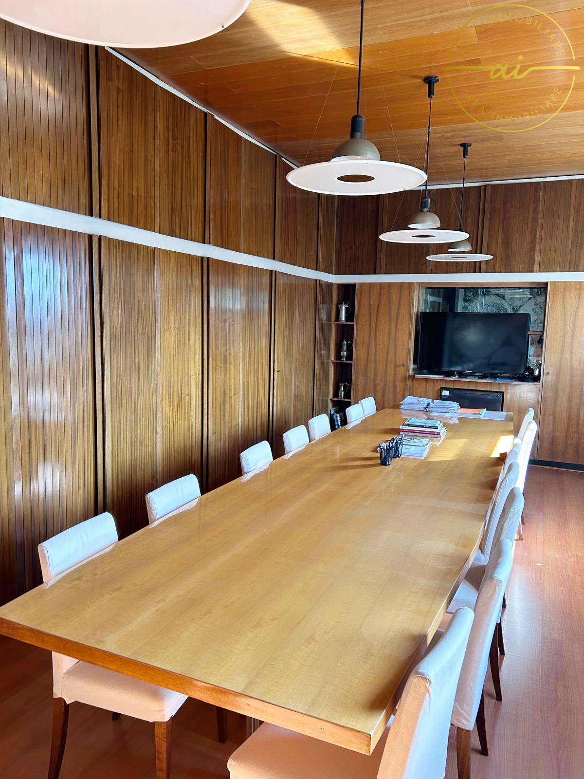 170m² office, photo 2 of 5