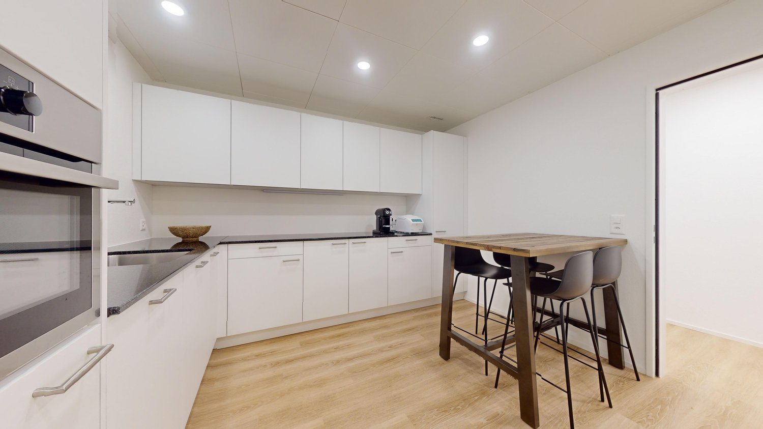83m² office, photo 1 of 6